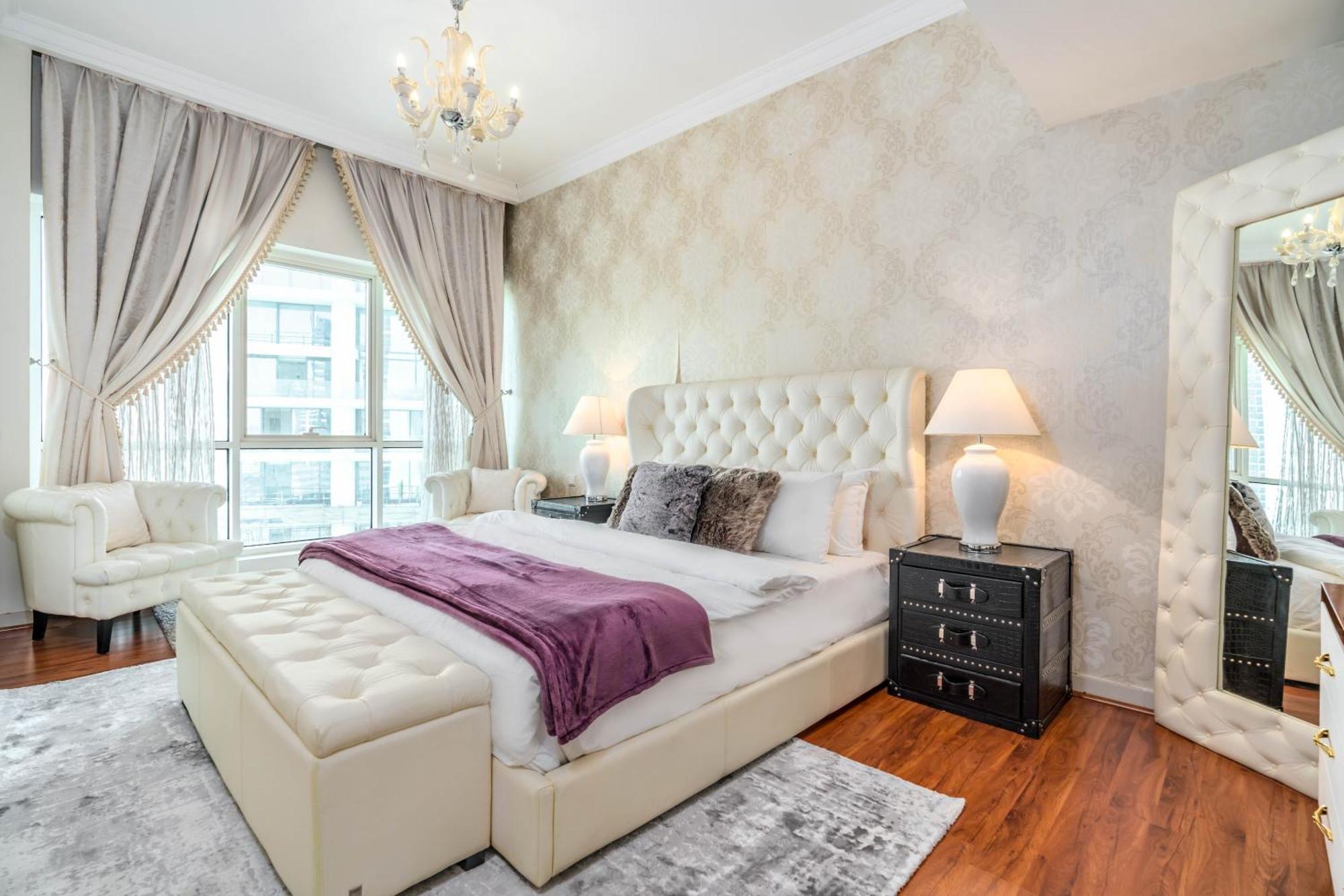 Rbc Tower Apartment